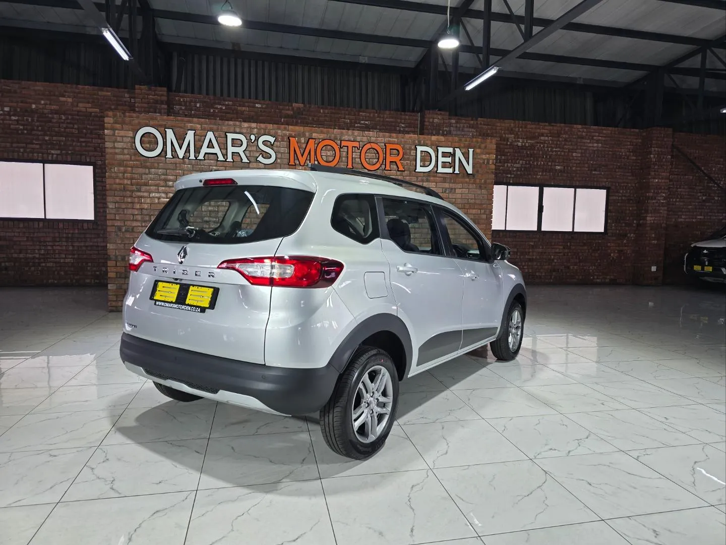 2025 Renault Triber 1.0 Zen, photo 5 of 5