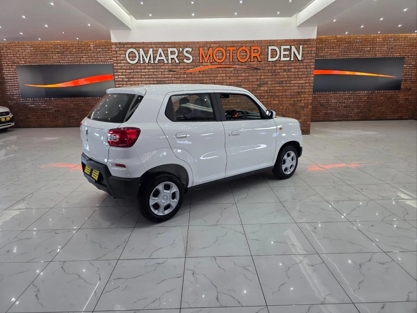 2025 Suzuki S-Presso 1.0 GL Auto, photo 4 of 7
