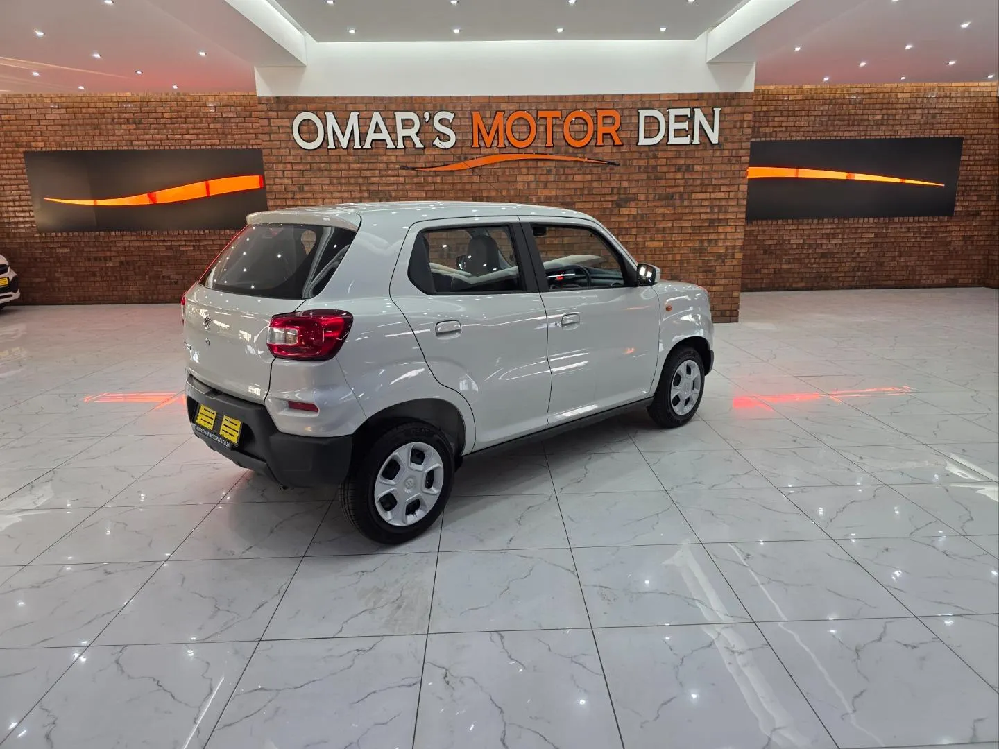 2025 Suzuki S-Presso 1.0 GL+ Auto, photo 4 of 6