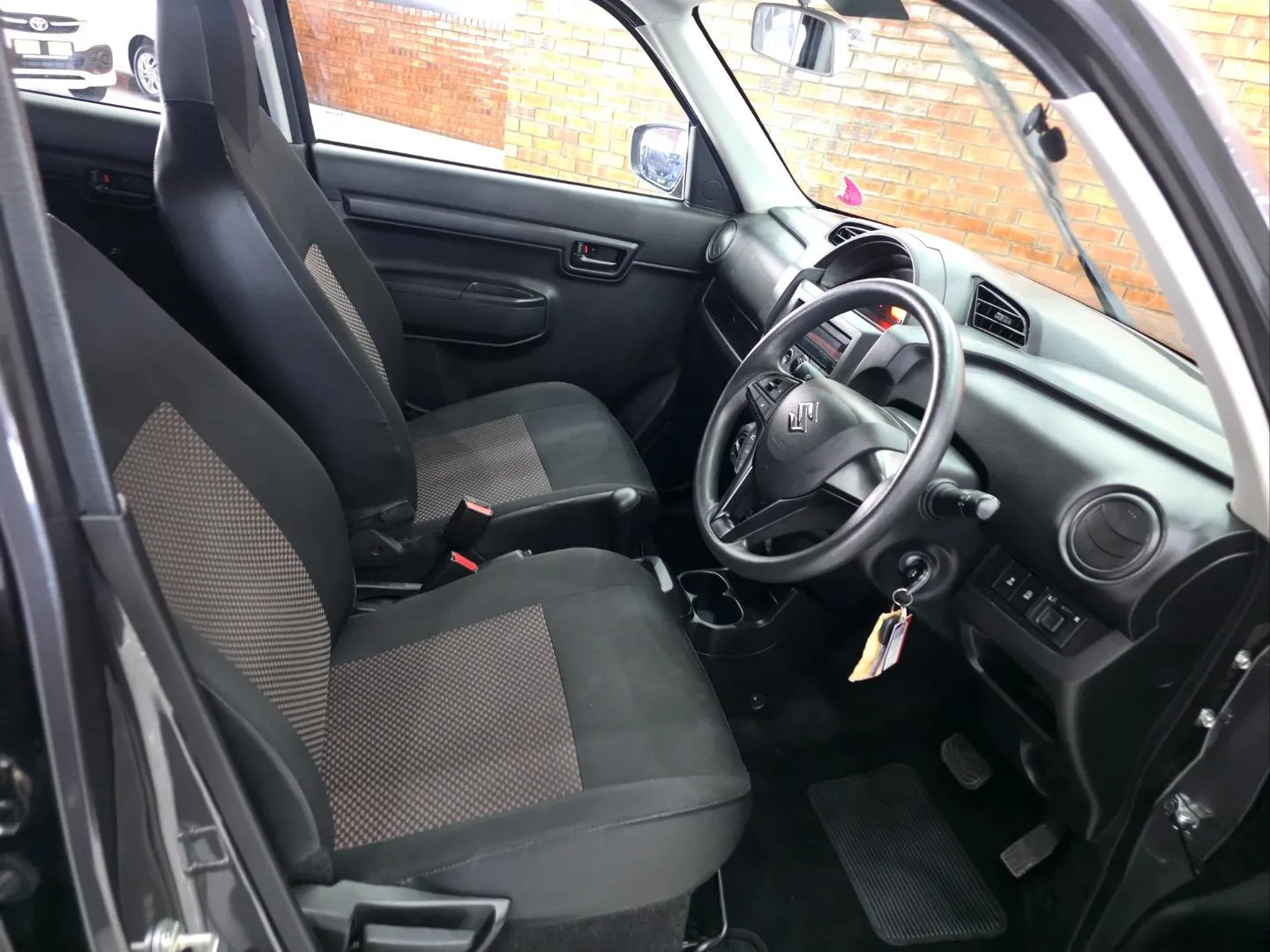 2025 Suzuki S-Presso 1.0 GL+ Auto, photo 5 of 7