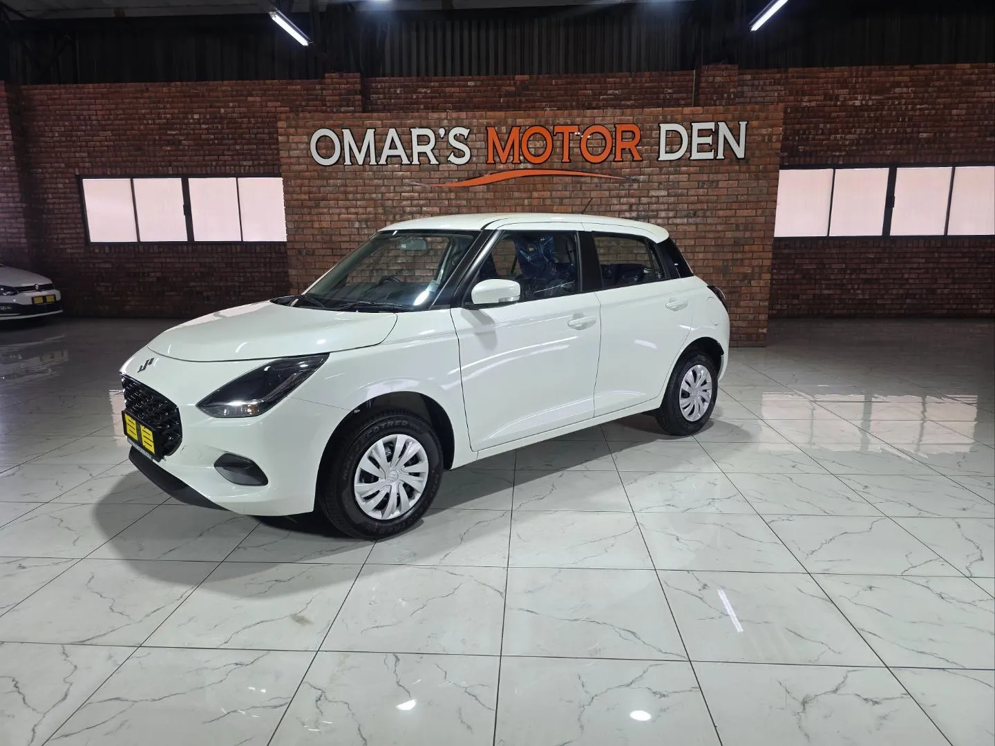 2025 Suzuki Swift 1.2 GL, photo 2 of 5