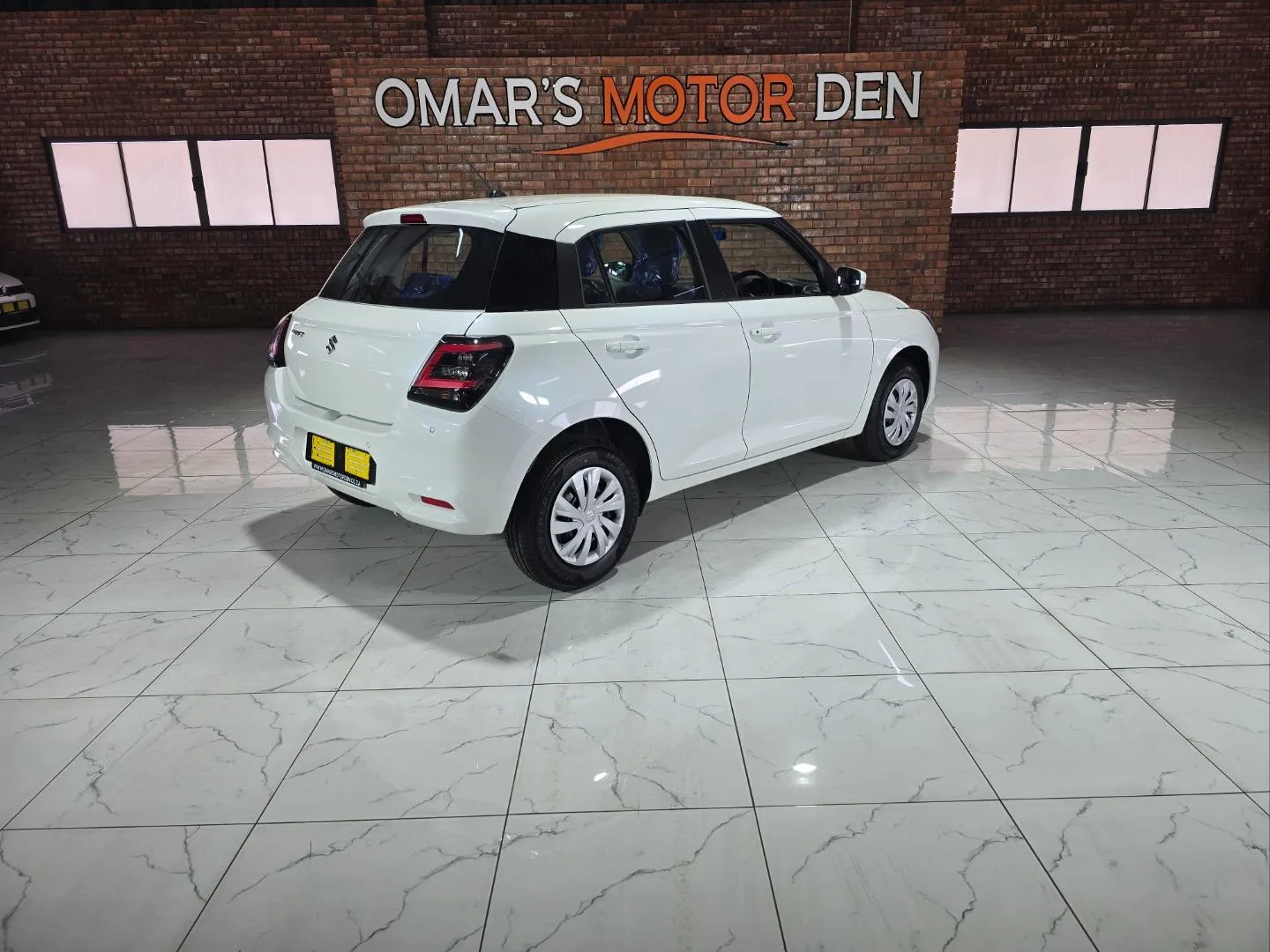 2025 Suzuki Swift 1.2 GL, photo 4 of 5