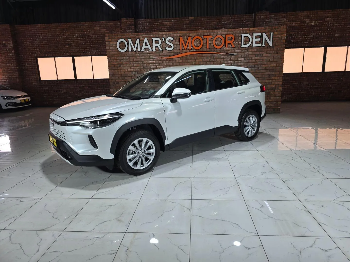 2025 Toyota Corolla Cross 1.8 Xi, photo 1 of 6