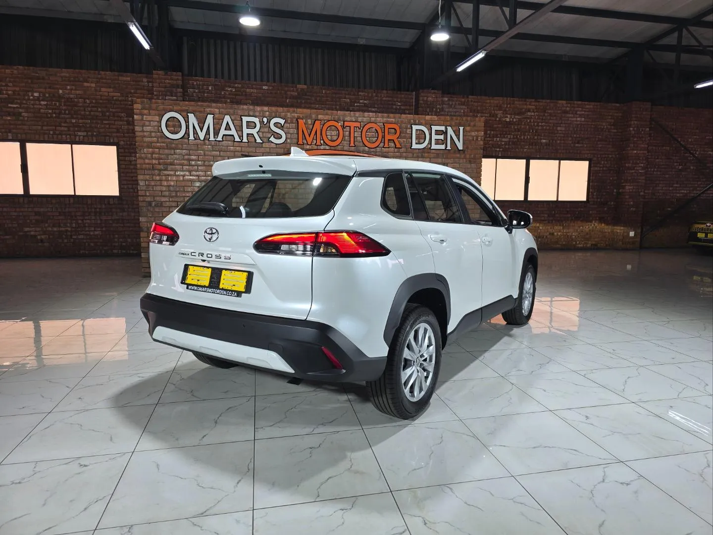 2025 Toyota Corolla Cross 1.8 Xi, photo 4 of 6