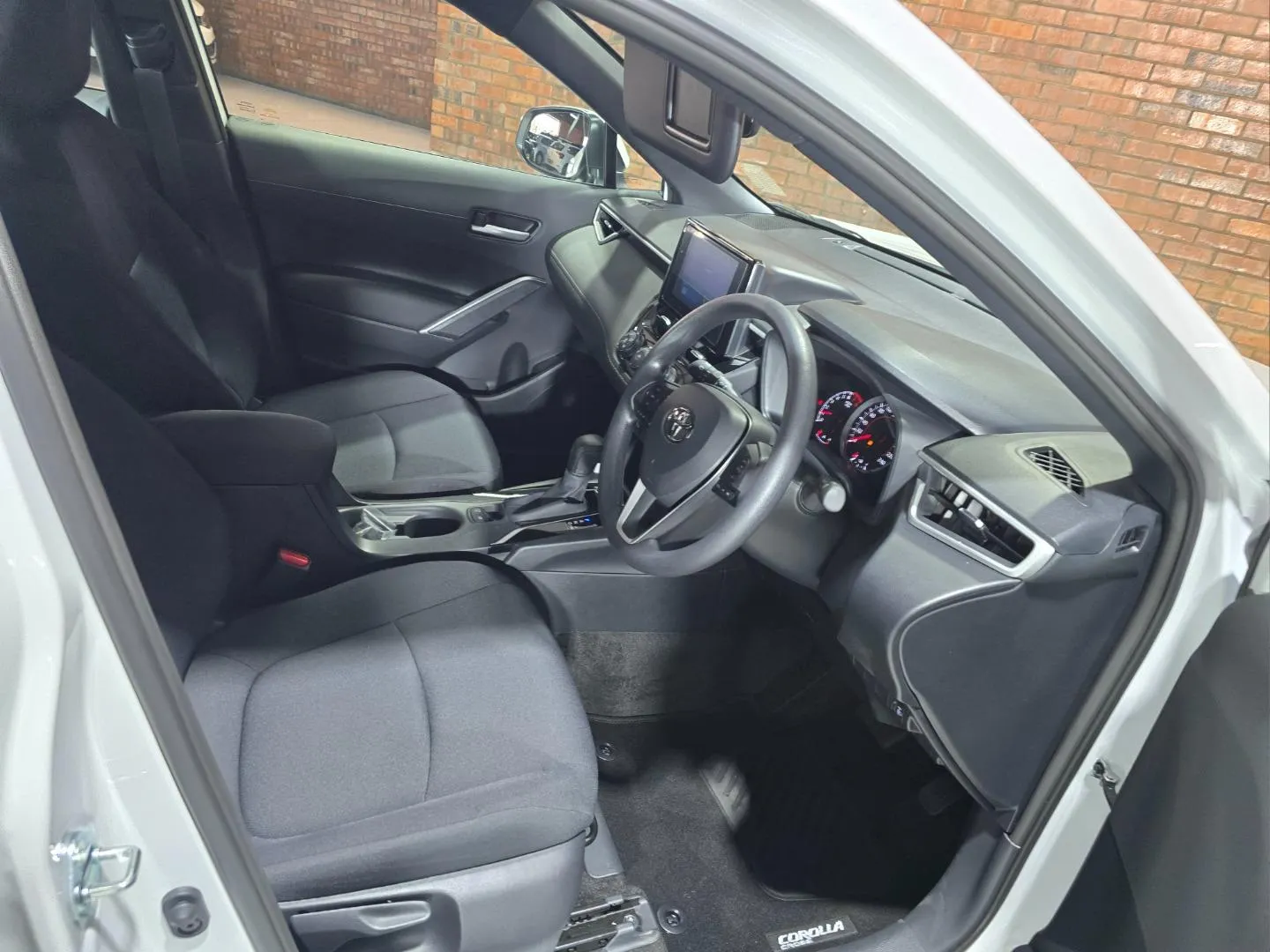 2025 Toyota Corolla Cross 1.8 Xi, photo 6 of 6