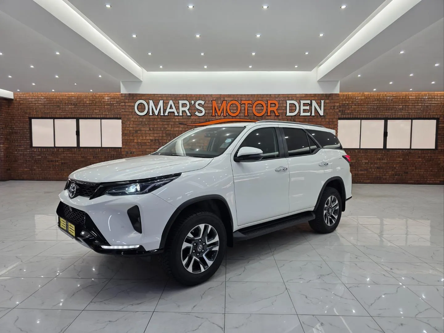 2025 Toyota Fortuner 2.4GD-6 Auto, photo 1 of 6