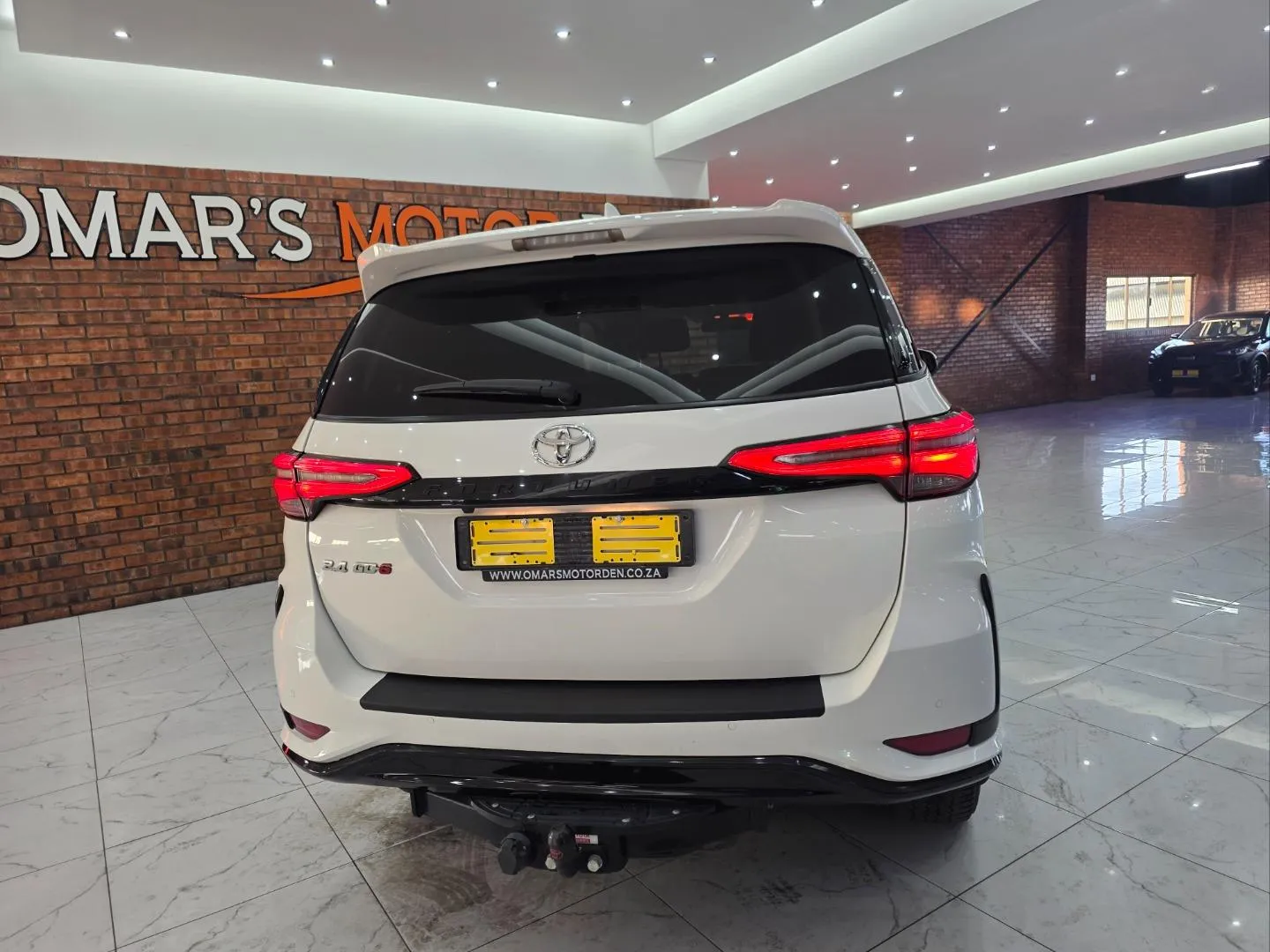 2025 Toyota Fortuner 2.4GD-6 Auto, photo 4 of 7