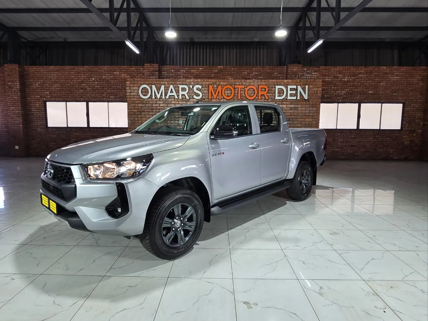 2025 Toyota Hilux 2.4GD-6 Double Cab 4x4 Raider Manual, photo 3 of 5