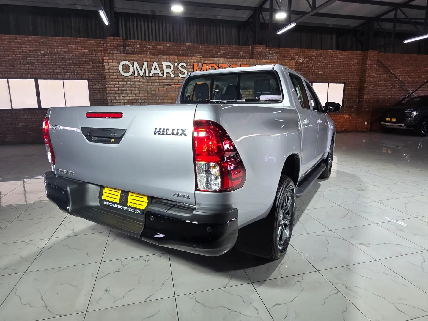 2025 Toyota Hilux 2.4GD-6 Double Cab 4x4 Raider Manual, photo 4 of 5