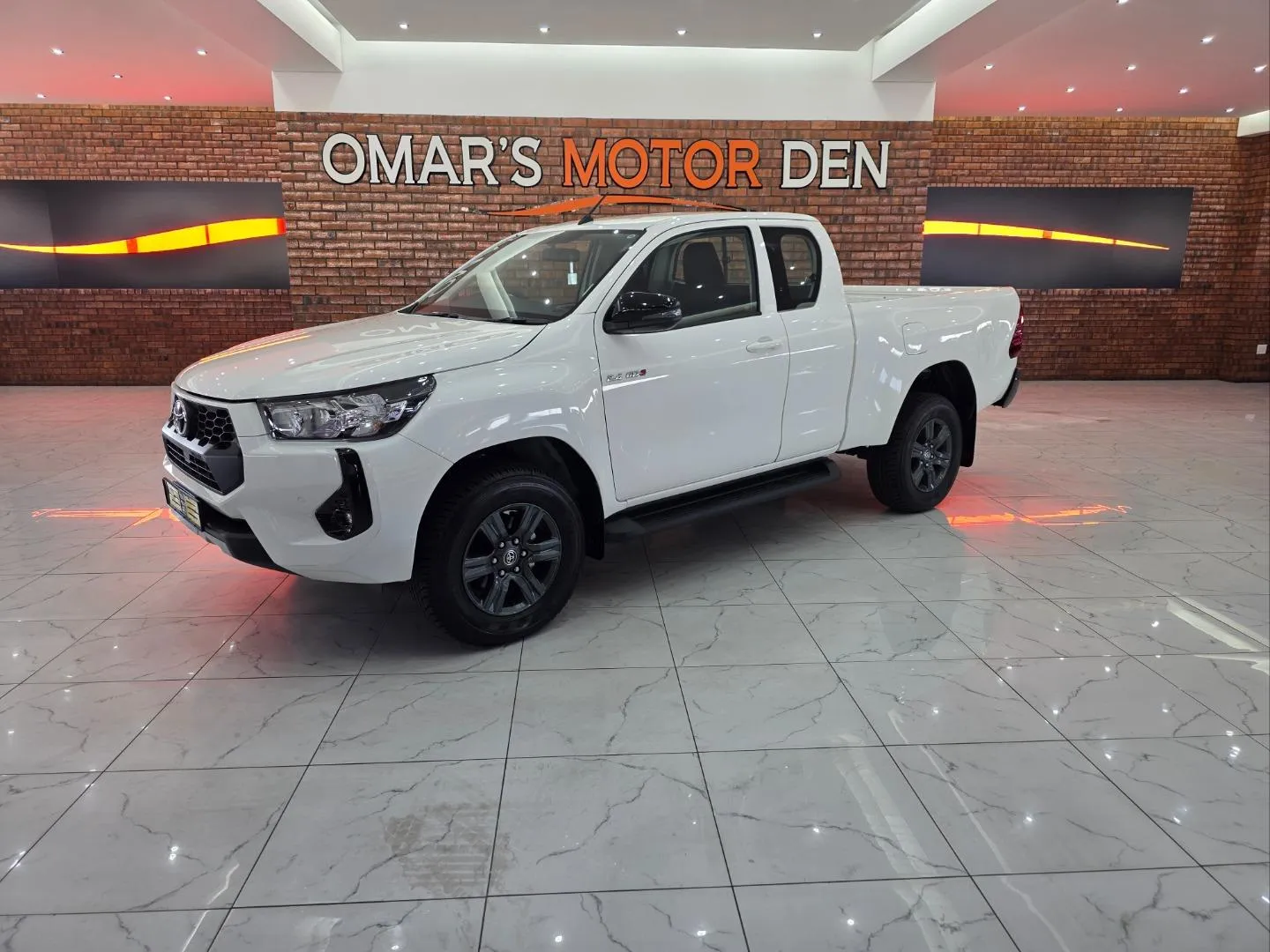 2025 Toyota Hilux 2.4GD-6 Xtra Cab Raider Auto, photo 1 of 6