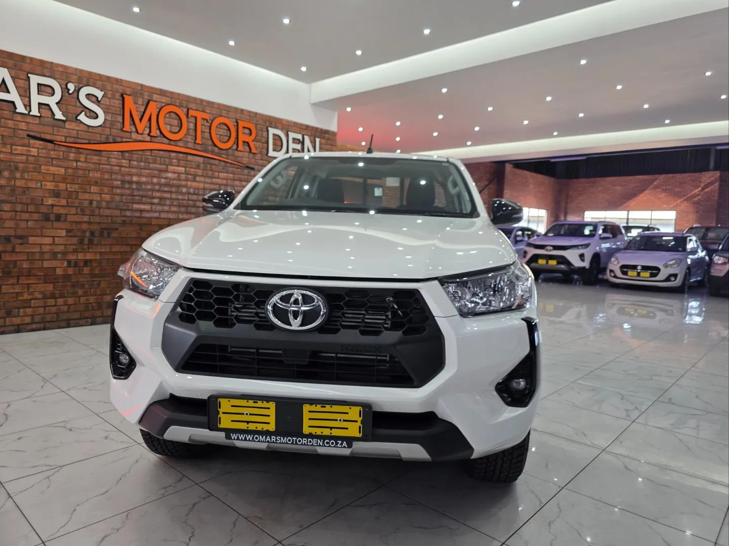 2025 Toyota Hilux 2.4GD-6 Xtra Cab Raider Auto, photo 3 of 6