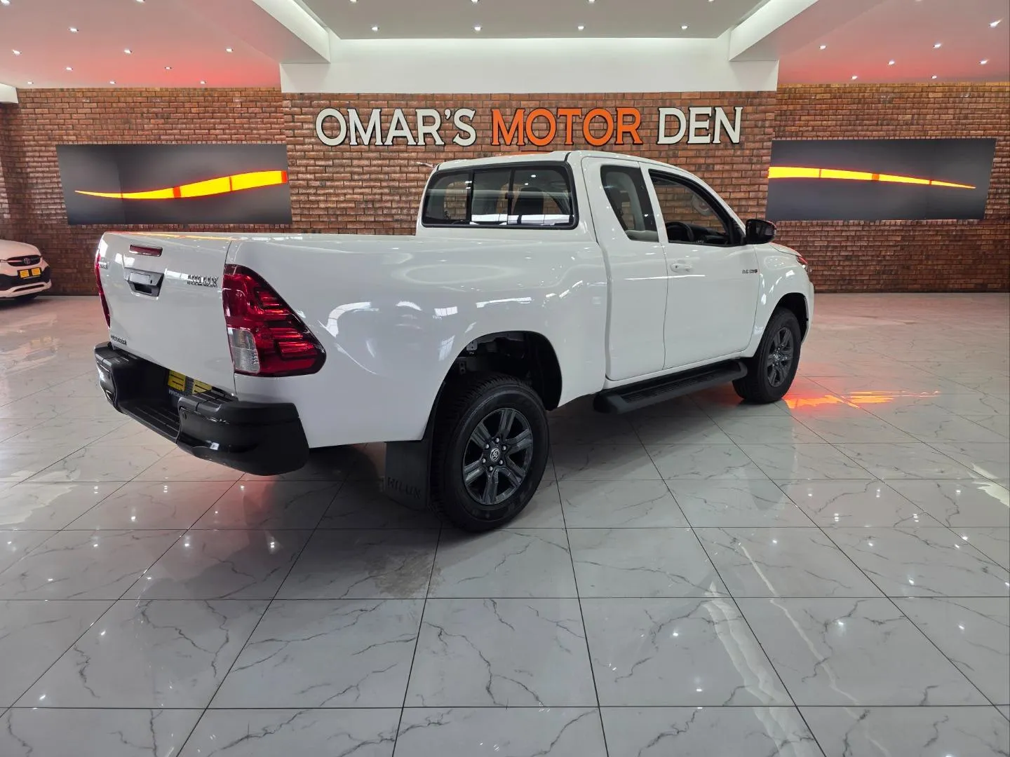2025 Toyota Hilux 2.4GD-6 Xtra Cab Raider Auto, photo 4 of 6