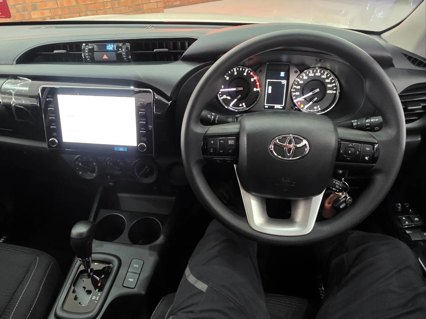 2025 Toyota Hilux 2.4GD-6 Xtra Cab Raider Auto, photo 5 of 6