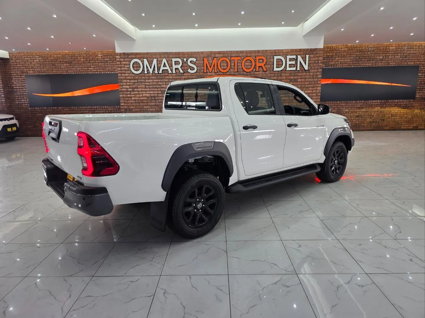 2025 Toyota Hilux 2.8GD-6 Double Cab 4x4 Legend Auto, photo 4 of 6
