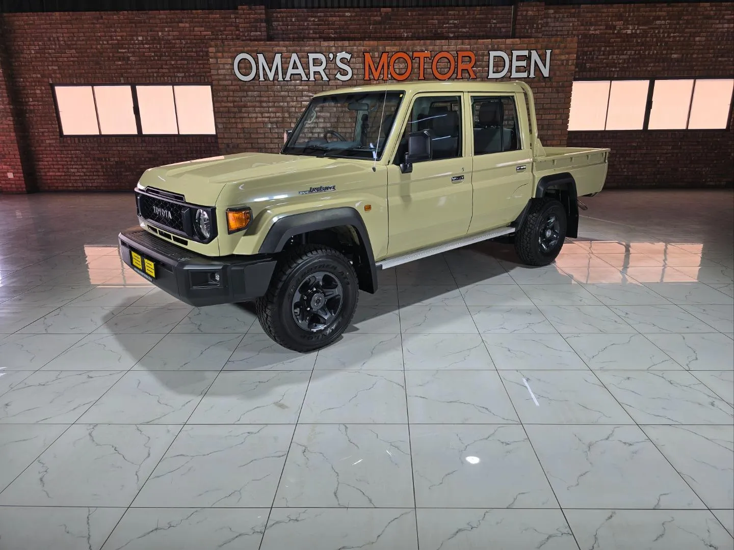 2025 Toyota Land Cruiser 79 4.2D Double Cab, photo 1 of 6