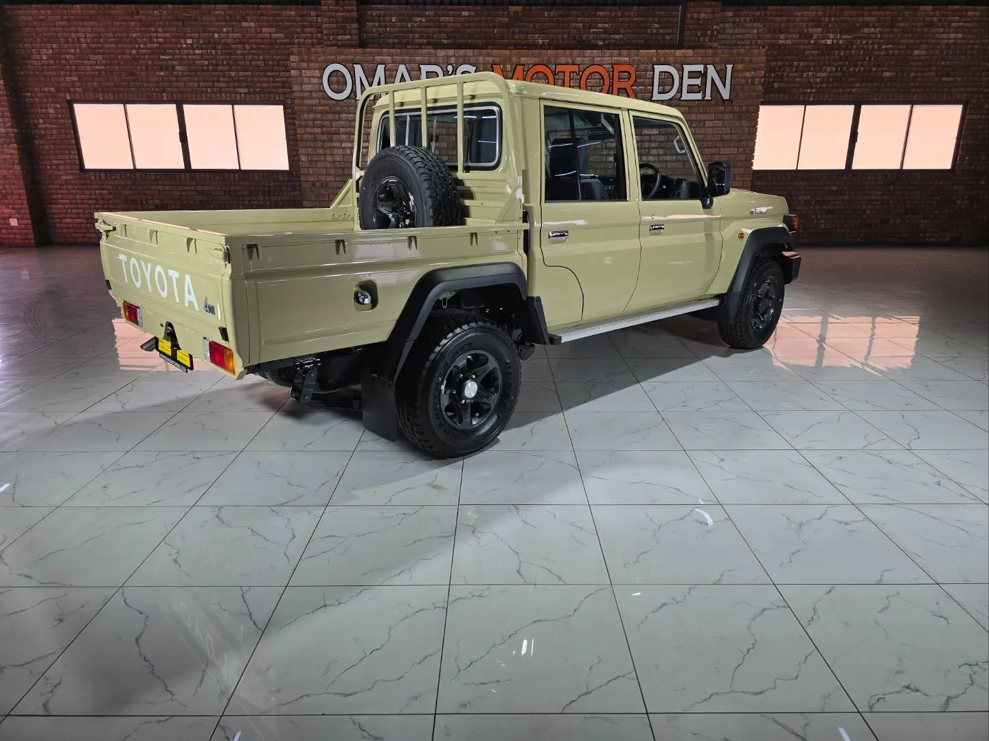 2025 Toyota Land Cruiser 79 4.2D Double Cab, photo 4 of 6