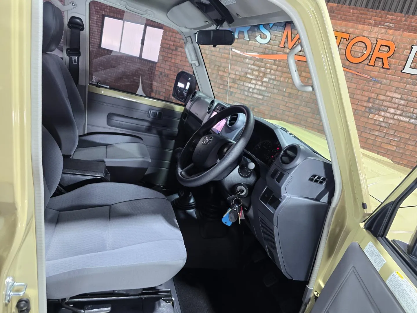 2025 Toyota Land Cruiser 79 4.2D Double Cab, photo 5 of 6