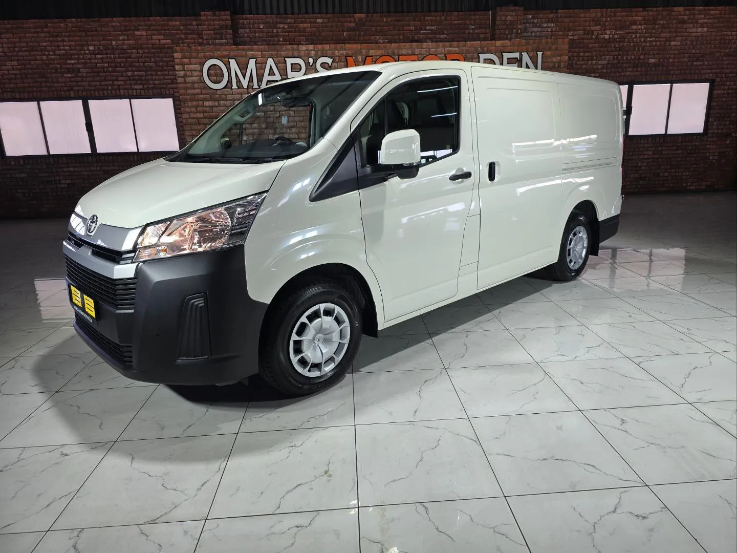 2025 Toyota Quantum 2.8 LWB Panel Van, photo 1 of 5