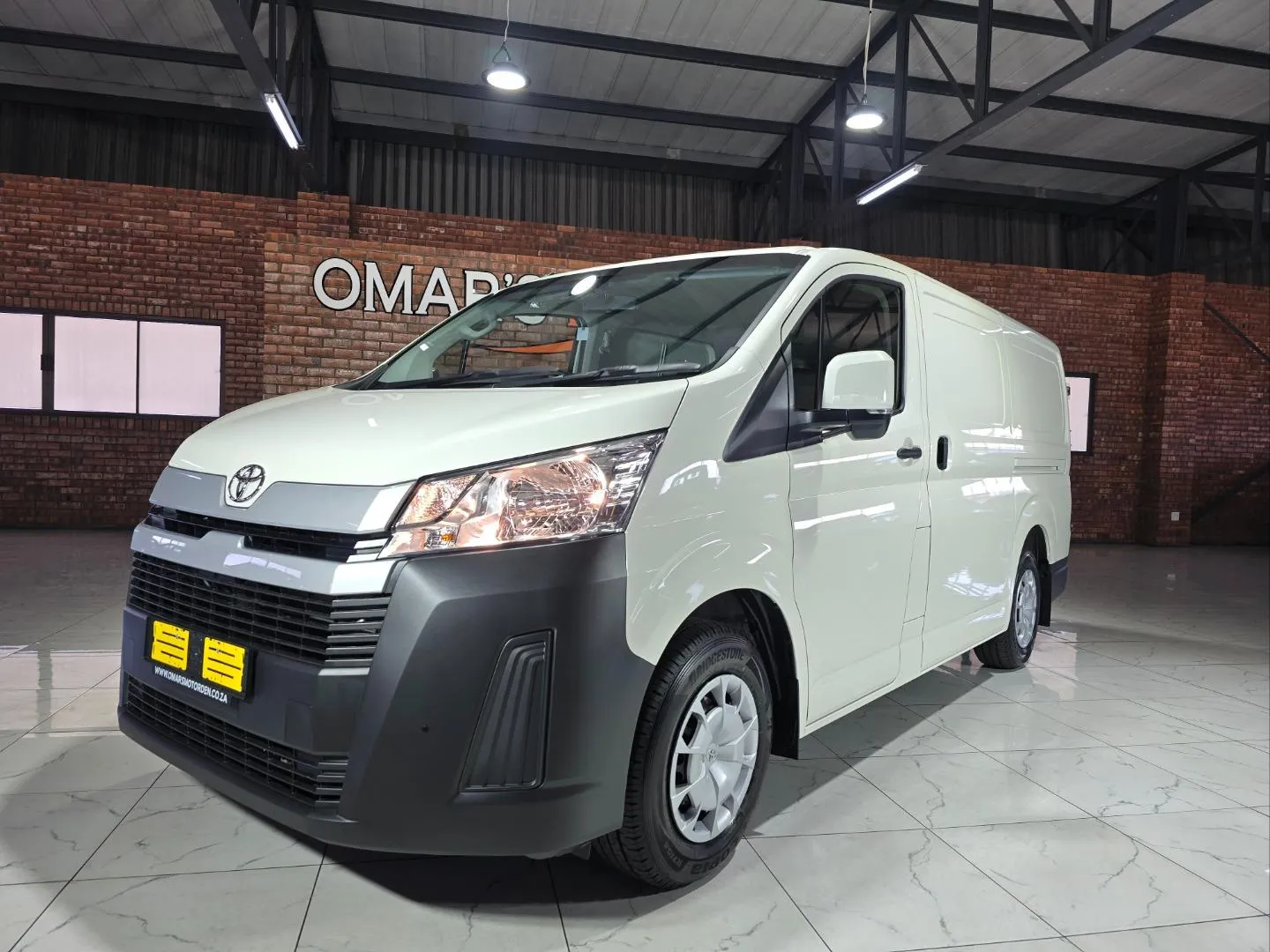 2025 Toyota Quantum 2.8 LWB Panel Van, photo 3 of 5