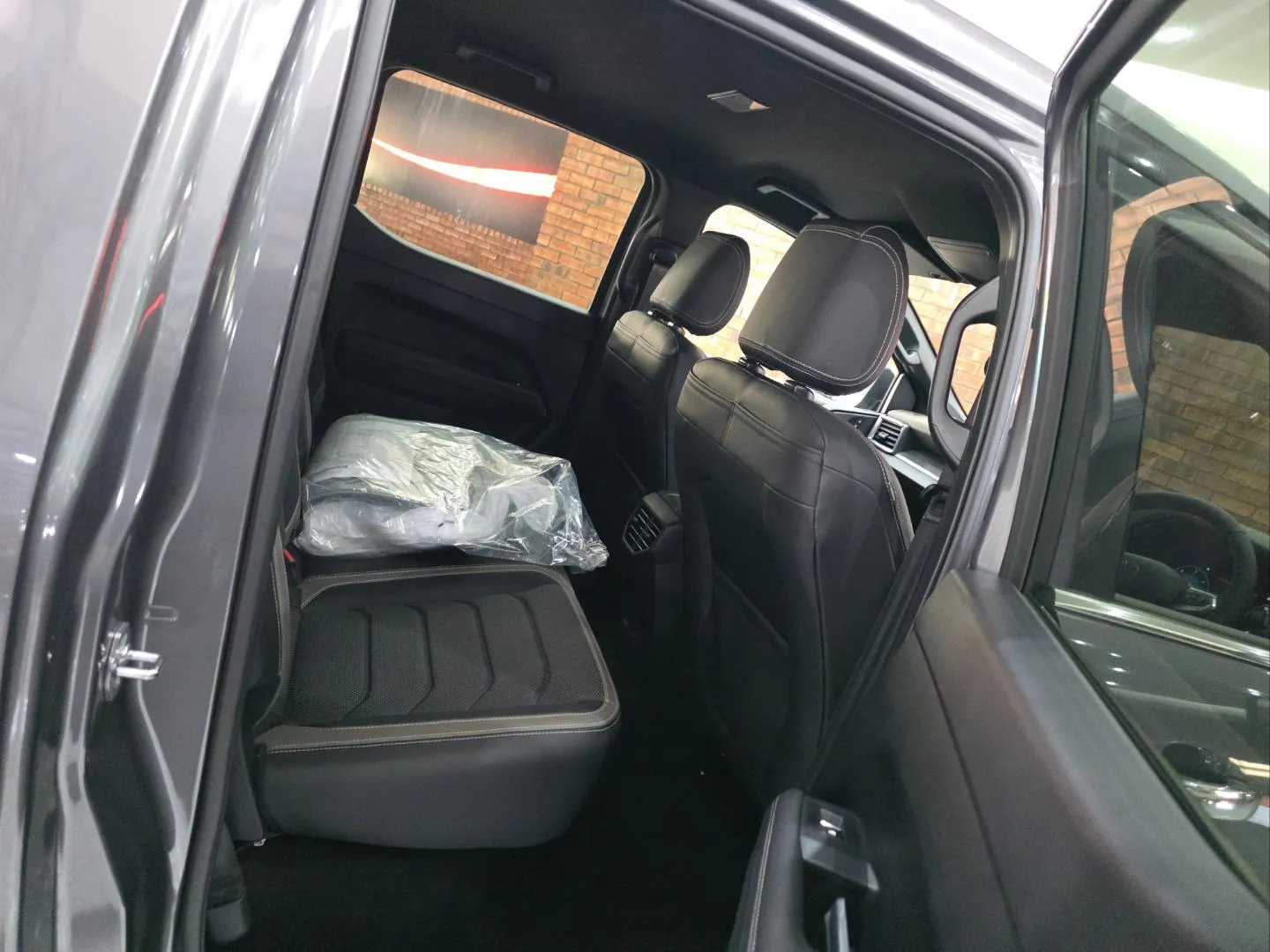 2025 Volkswagen Amarok 3.0TDI V6 Double Cab Aventura 4Motion, photo 6 of 6