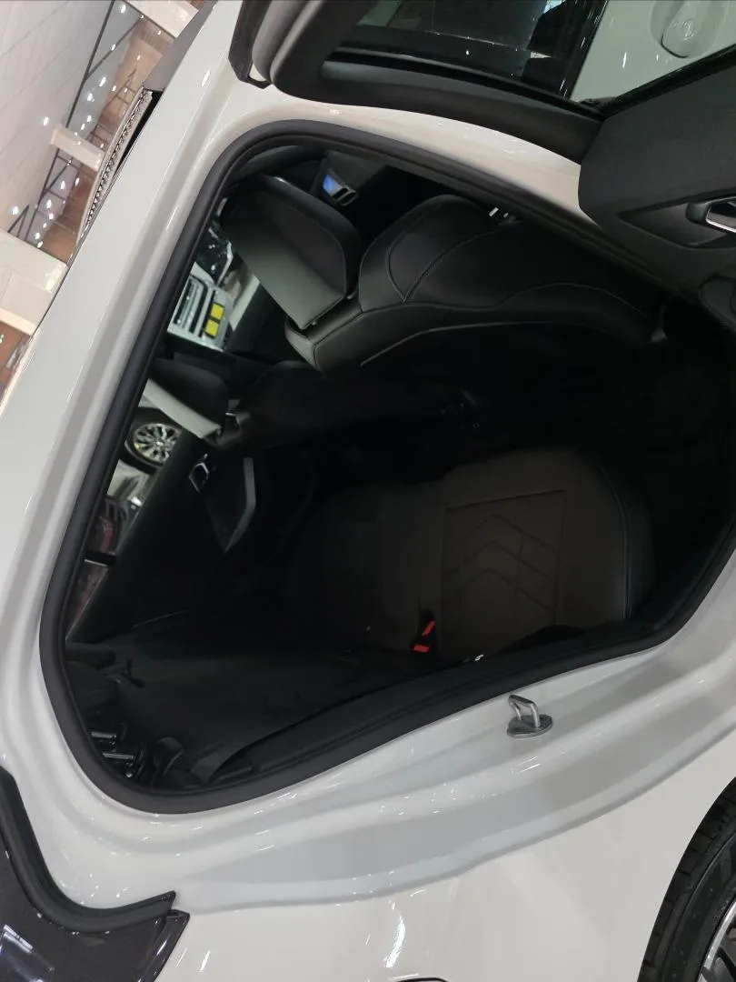 2026 BMW 1 Series 118 M Sport, photo 6 of 7