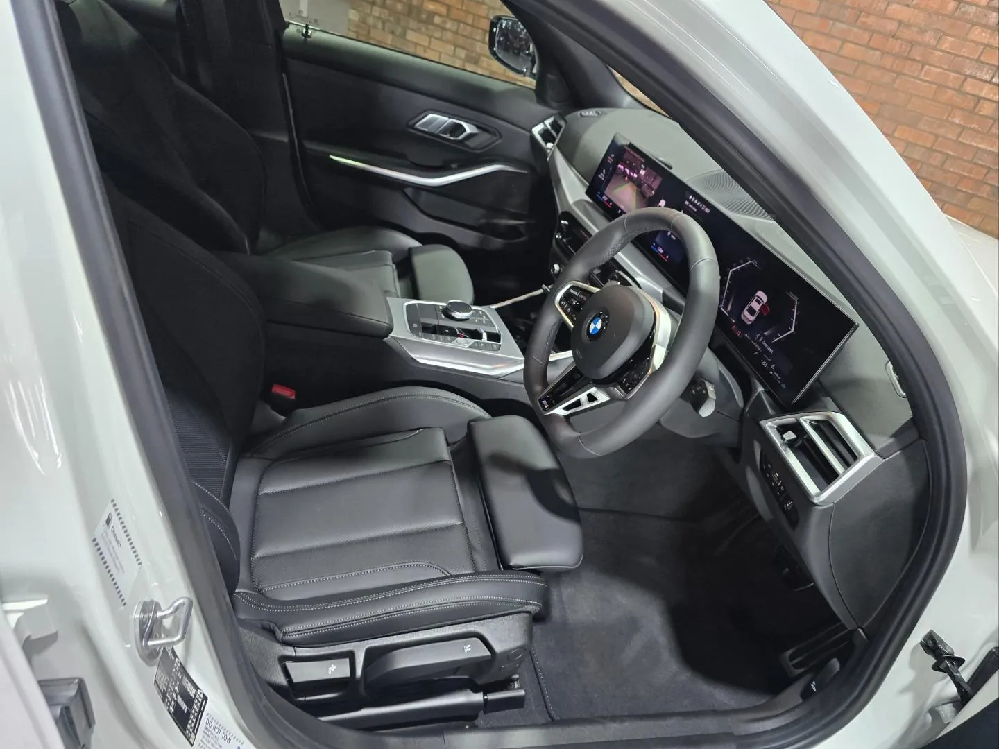2026 BMW 3 Series 320d M Sport, photo 8 of 8