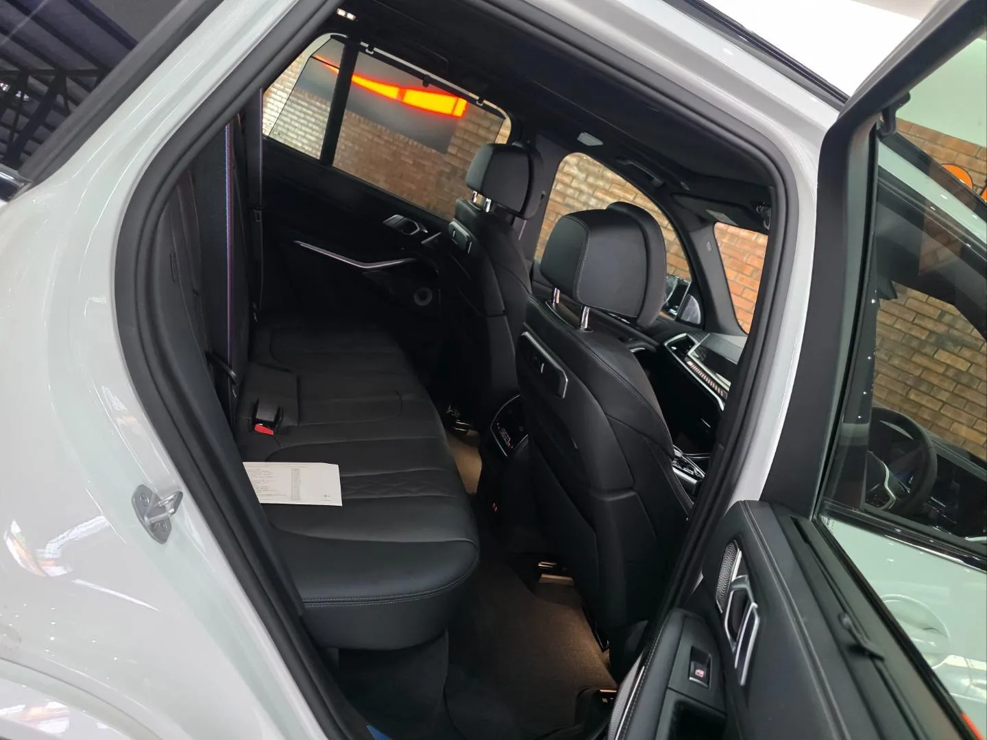 2026 BMW X5 M60i xDrive M Sport Pro, photo 8 of 8