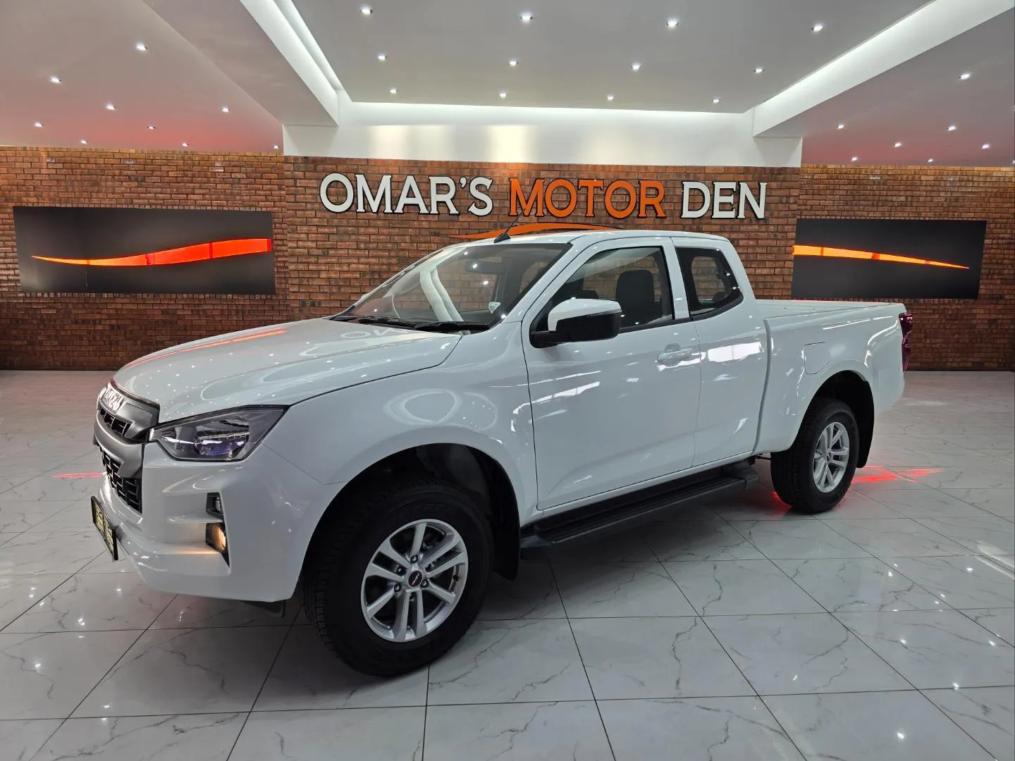 2026 Isuzu D-Max 1.9TD Extended Cab LS Auto, photo 1 of 5