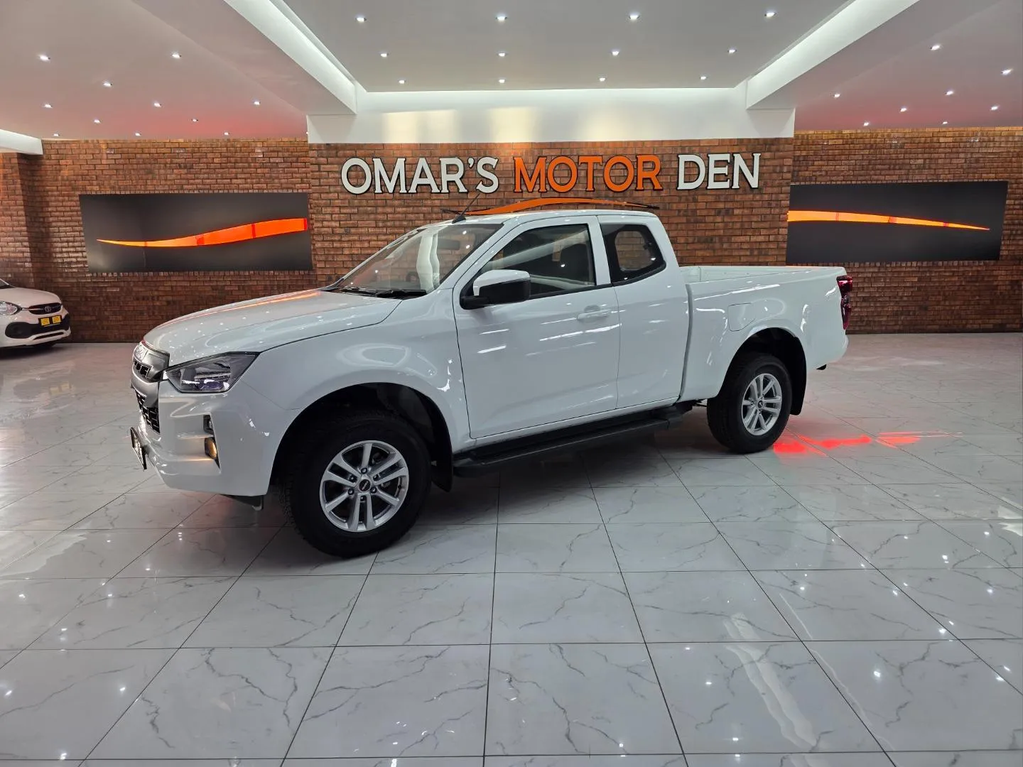 2026 Isuzu D-Max 1.9TD Extended Cab LS Auto, photo 2 of 5