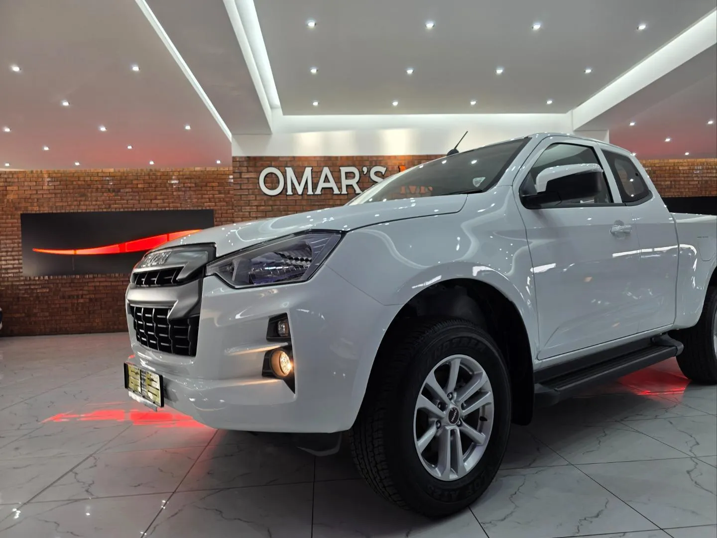 2026 Isuzu D-Max 1.9TD Extended Cab LS Auto, photo 3 of 5
