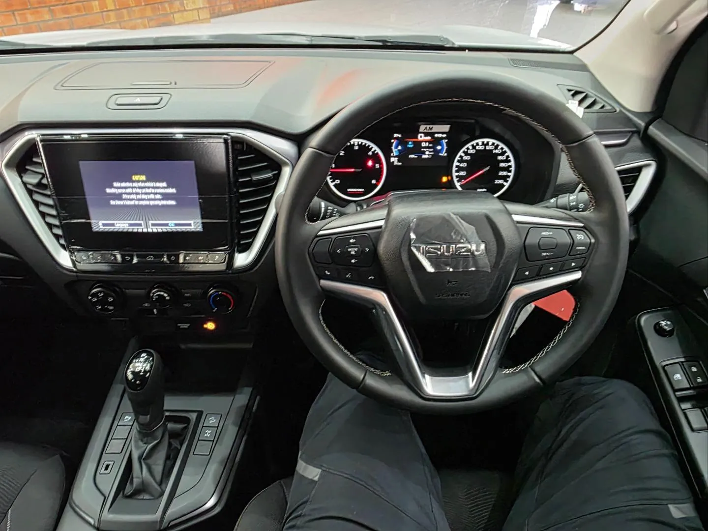 2026 Isuzu D-Max 1.9TD Extended Cab LS Auto, photo 6 of 6