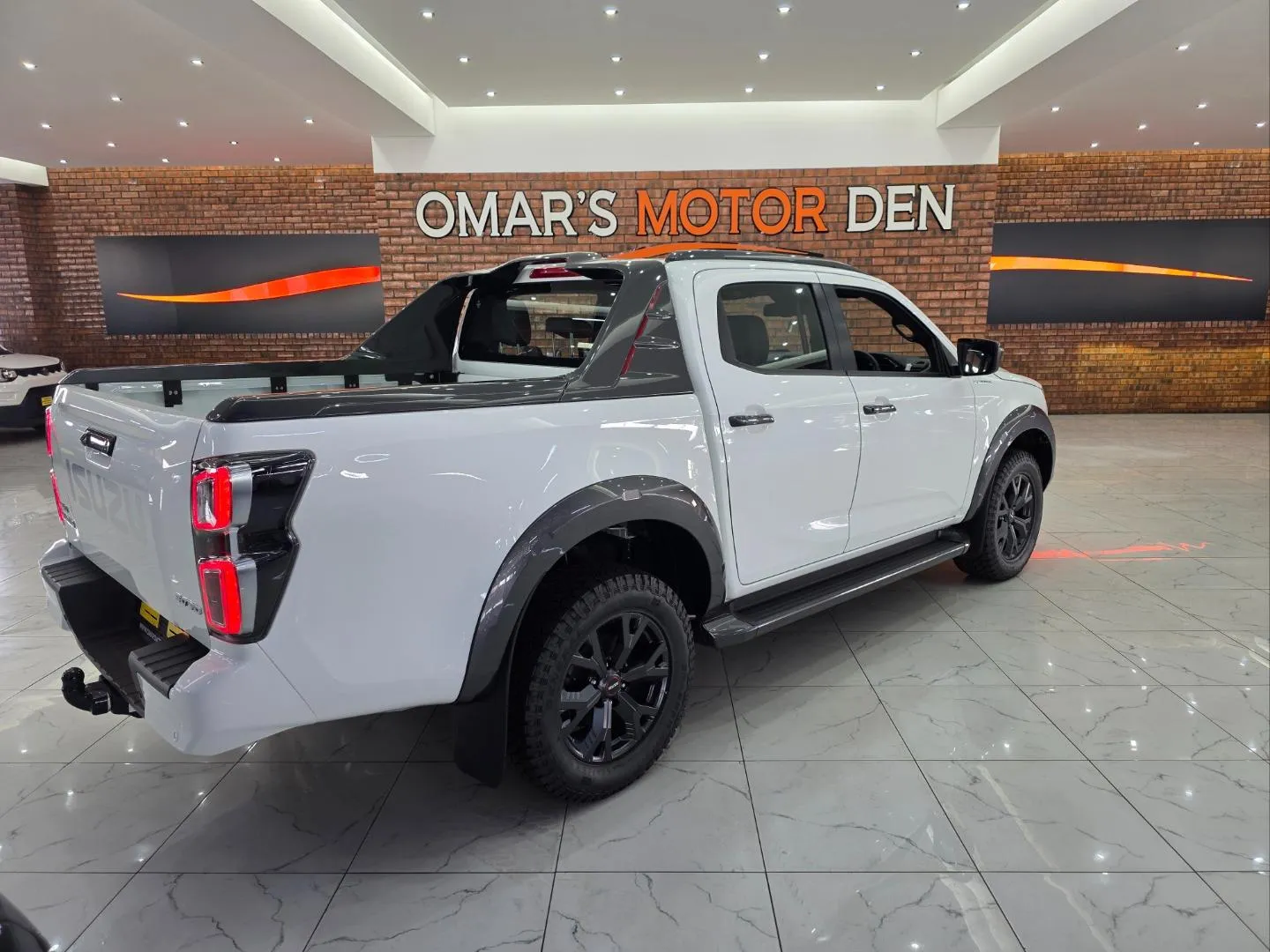 2026 Isuzu D-Max 3.0TD Double Cab V-Cross, photo 4 of 5