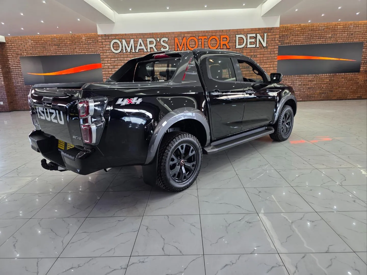 2026 Isuzu D-Max 3.0TD Double Cab V-Cross 4x4, photo 4 of 7