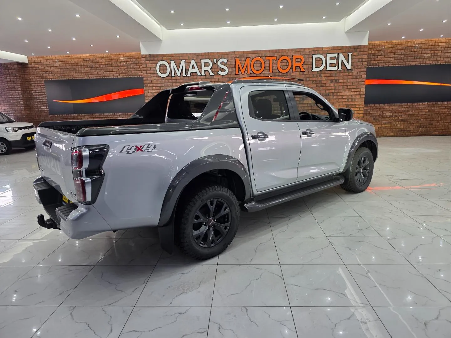 2026 Isuzu D-Max 3.0TD Double Cab V-Cross 4x4, photo 4 of 5