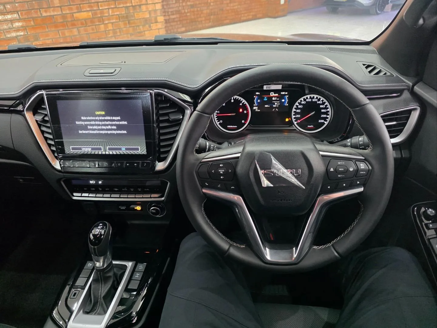 2026 Isuzu D-Max 3.0TD Double Cab V-Cross 4x4, photo 6 of 7