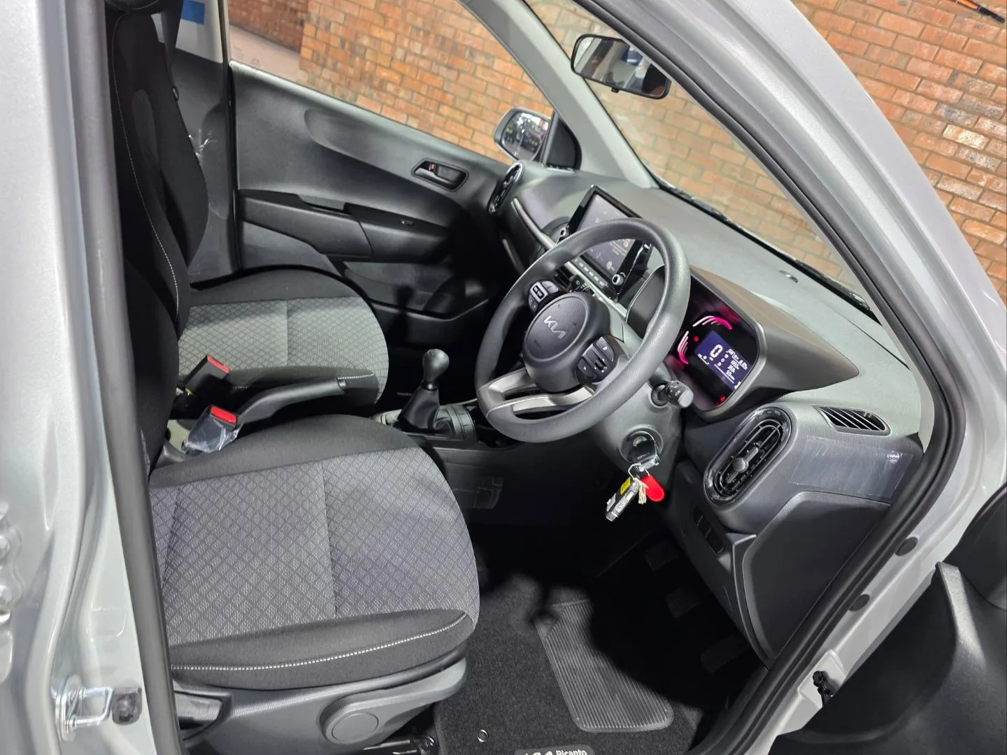2026 Kia Picanto 1.0 LS Manual, photo 4 of 7