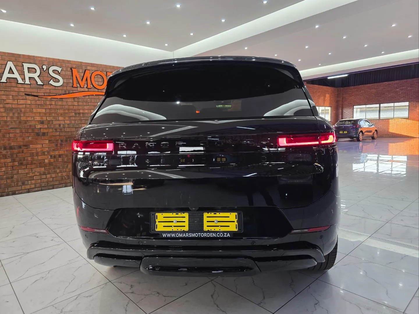 2026 Land Rover Range Rover Sport D350 Dynamic HSE, photo 5 of 8