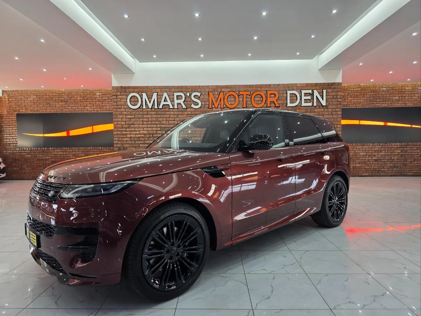2026 Land Rover Range Rover Sport P360 Dynamic HSE, photo 2 of 7