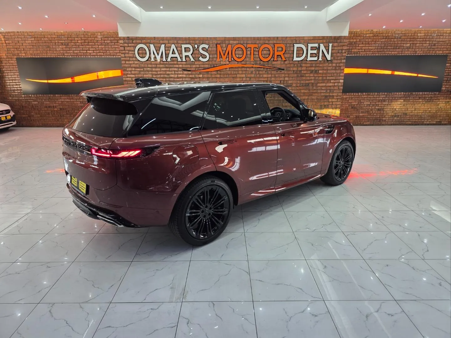 2026 Land Rover Range Rover Sport P360 Dynamic HSE, photo 3 of 7