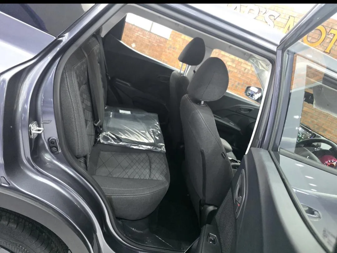 2026 Mahindra XUV 3XO 1.2T MX2 Auto, photo 6 of 7