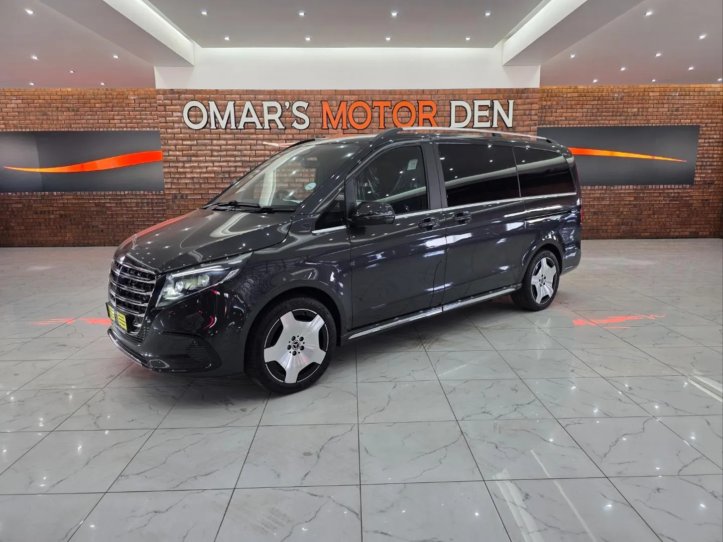 2026 Mercedes-Benz V-Class V300d Exclusive, photo 1 of 5