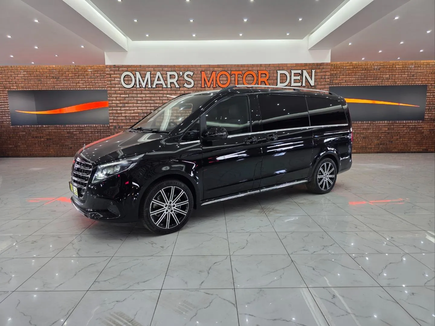 2026 Mercedes-Benz V-Class V300d Exclusive, photo 1 of 6