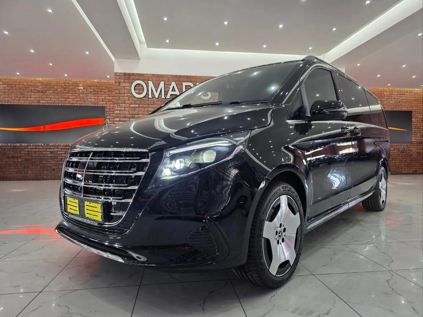 2026 Mercedes-Benz V-Class V300d Exclusive, photo 2 of 7