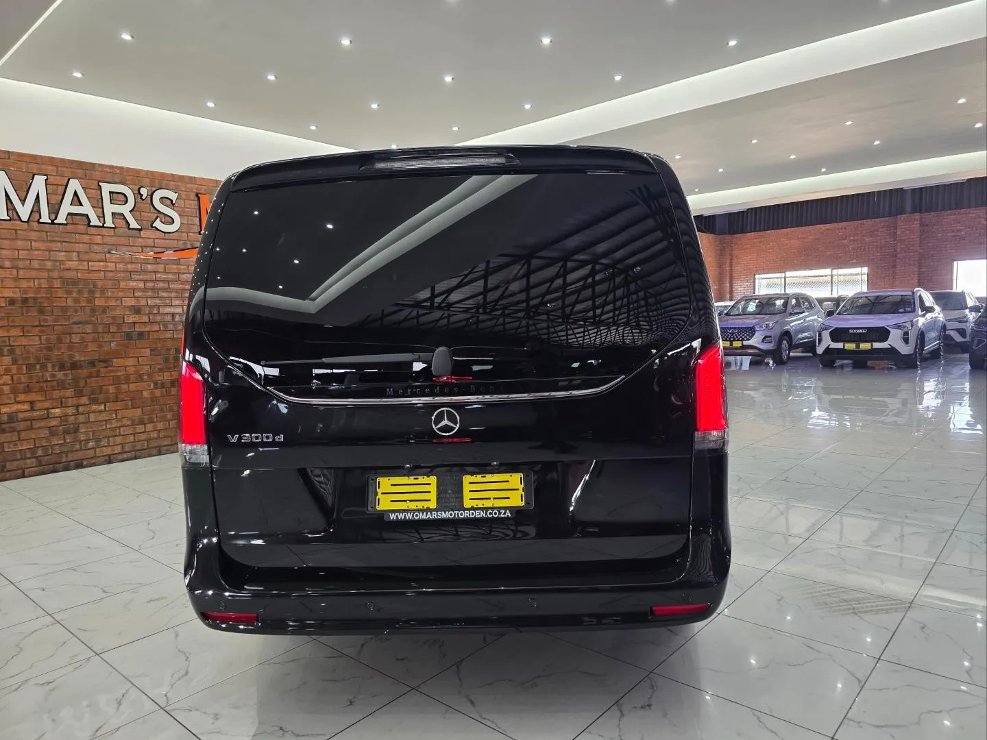 2026 Mercedes-Benz V-Class V300d Exclusive, photo 3 of 7