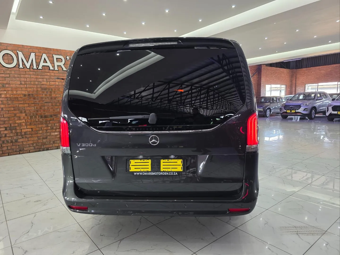 2026 Mercedes-Benz V-Class V300d Exclusive, photo 4 of 5