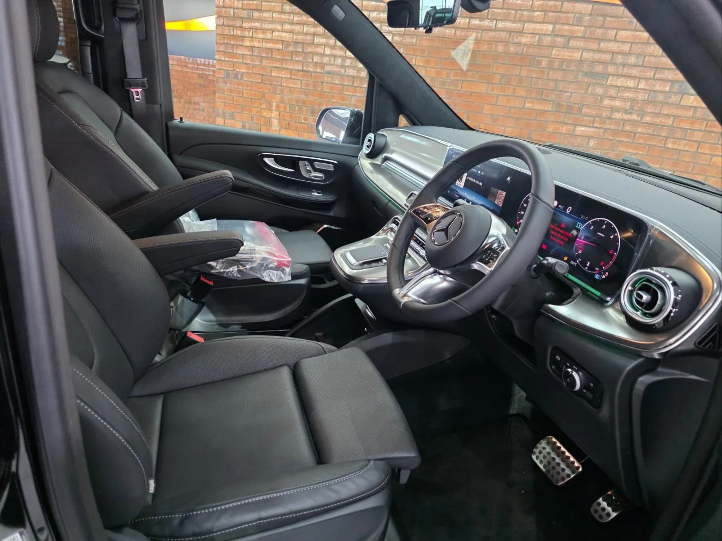2026 Mercedes-Benz V-Class V300d Exclusive, photo 5 of 7