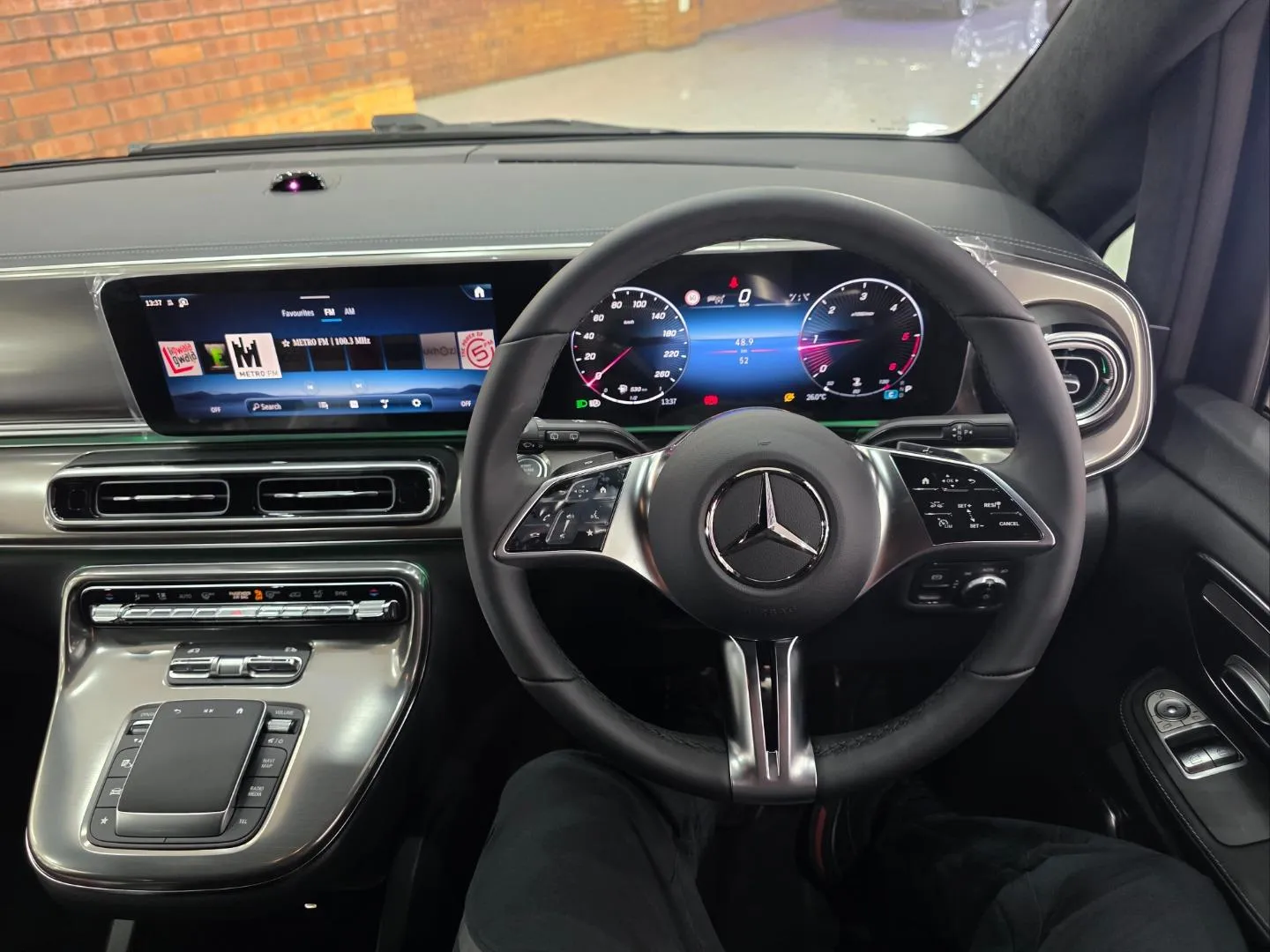2026 Mercedes-Benz V-Class V300d Exclusive, photo 6 of 7