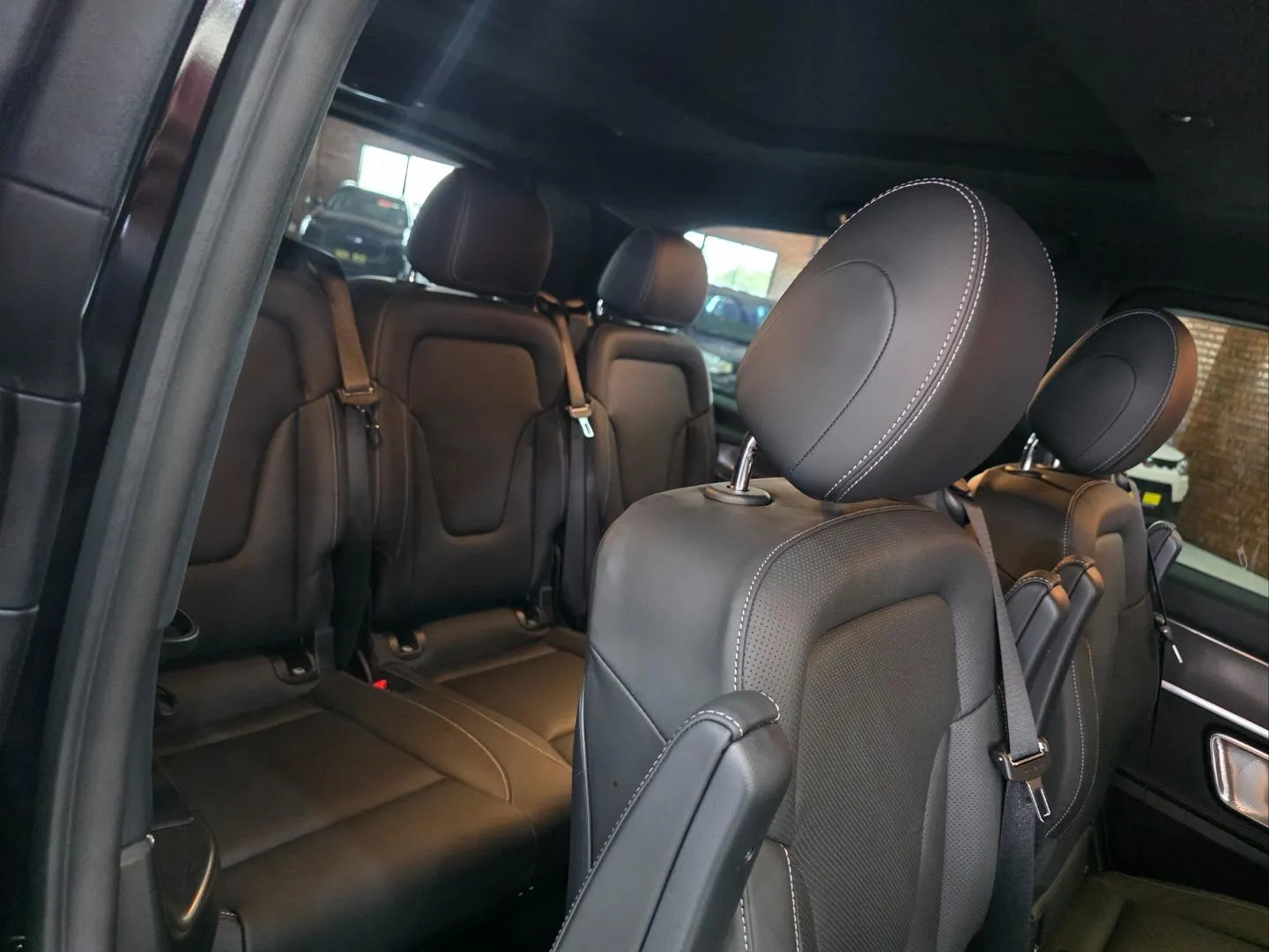2026 Mercedes-Benz V-Class V300d Exclusive, photo 7 of 7