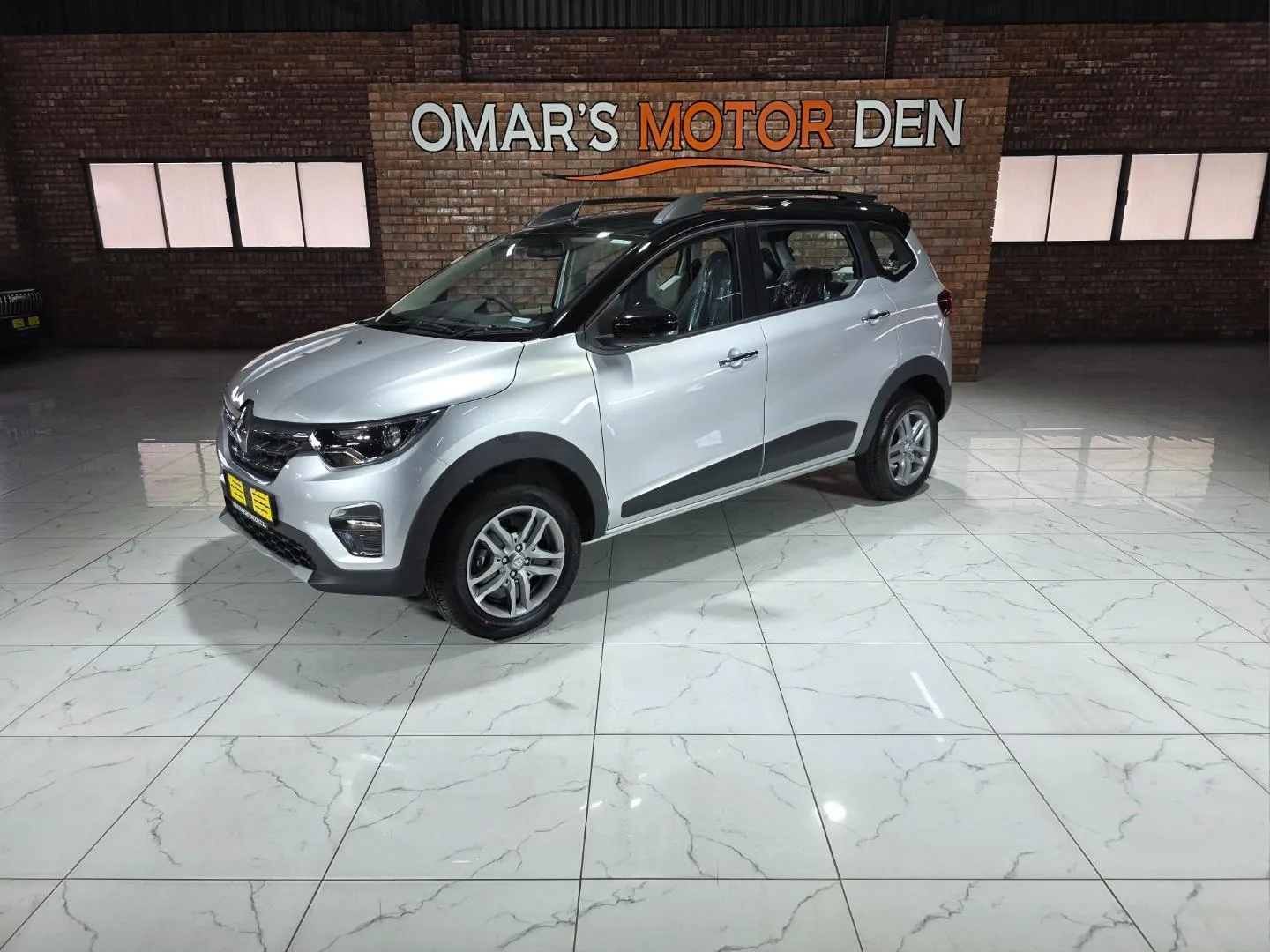 2026 Renault Triber 1.0 Intens, photo 1 of 5