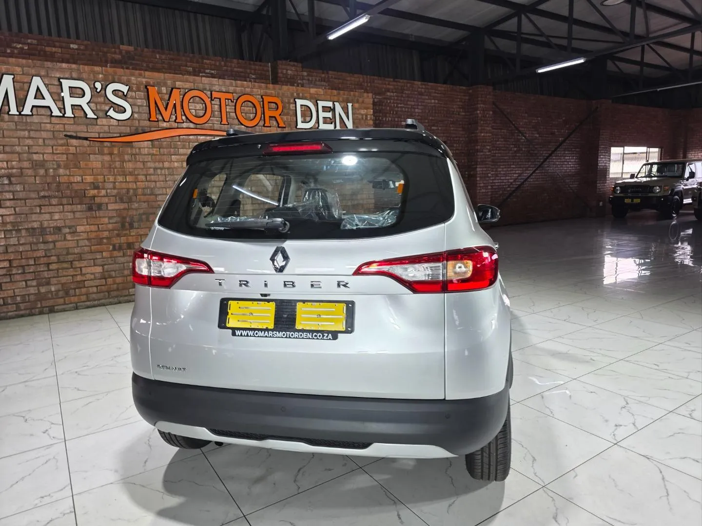2026 Renault Triber 1.0 Intens, photo 3 of 5